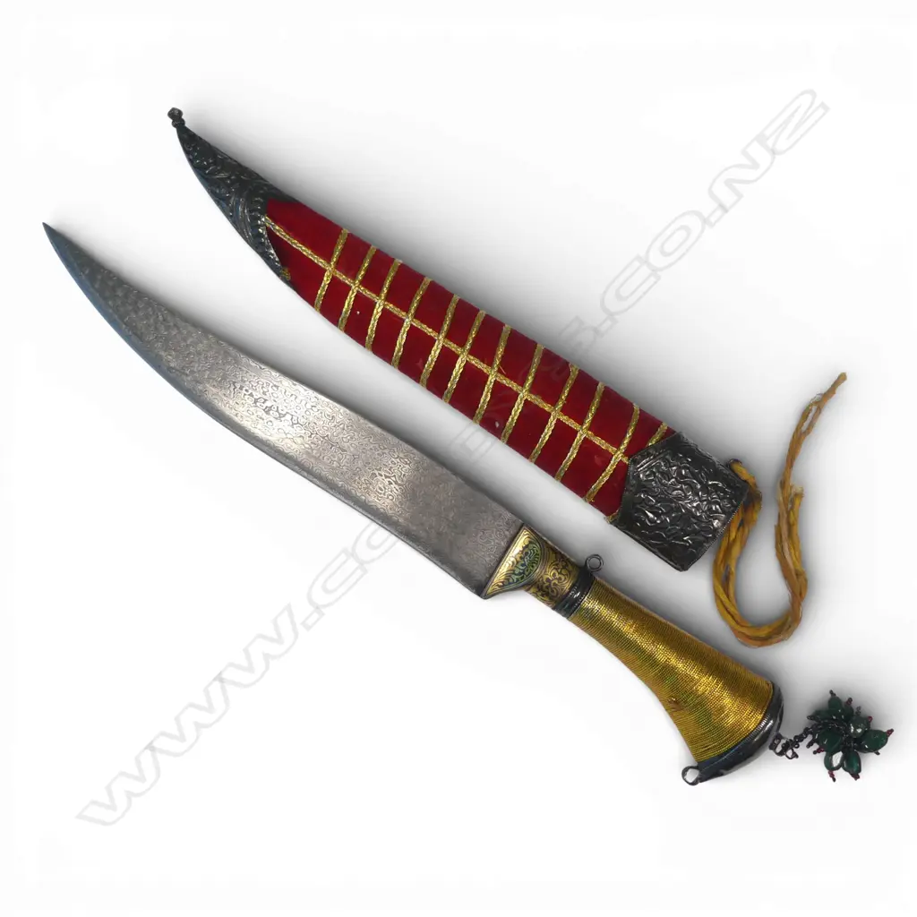 Indo-Persian Pesh Kabz Dagger with 8½" slightly recurved Damascus (wootz) blade, Image 1++