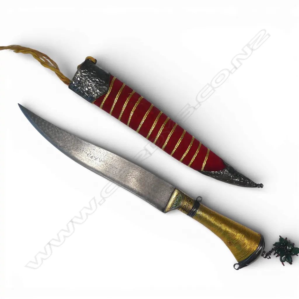 Indo-Persian Pesh Kabz Dagger with 8½" slightly recurved Damascus (wootz) blade, Image 1++