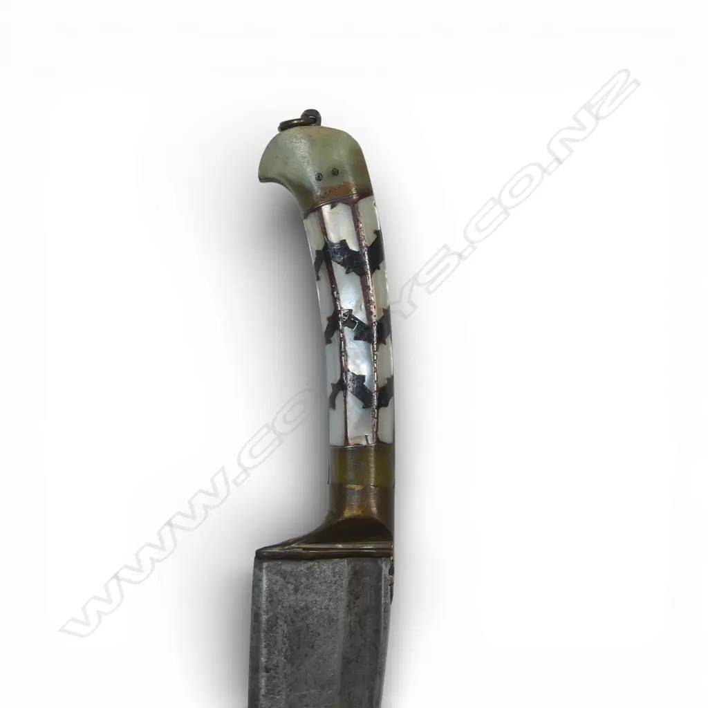 Small Indian Pesh Kabz knife. Brass hilt with jade grips inlaid with mother of pearl and horn. Image 1++