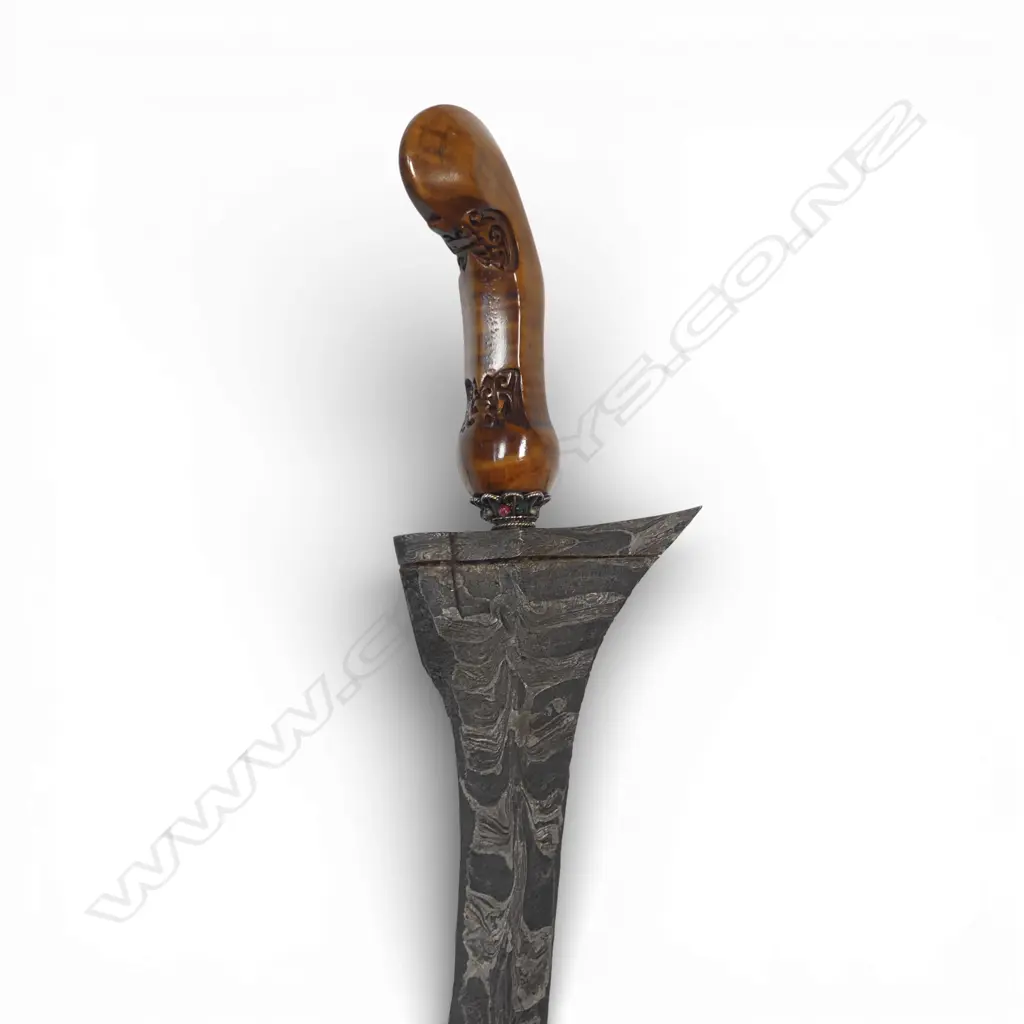 Indonesian Kris with Scabbard. Straight double edged amor iron blade with strong patterning. L.380mm. Image 1++