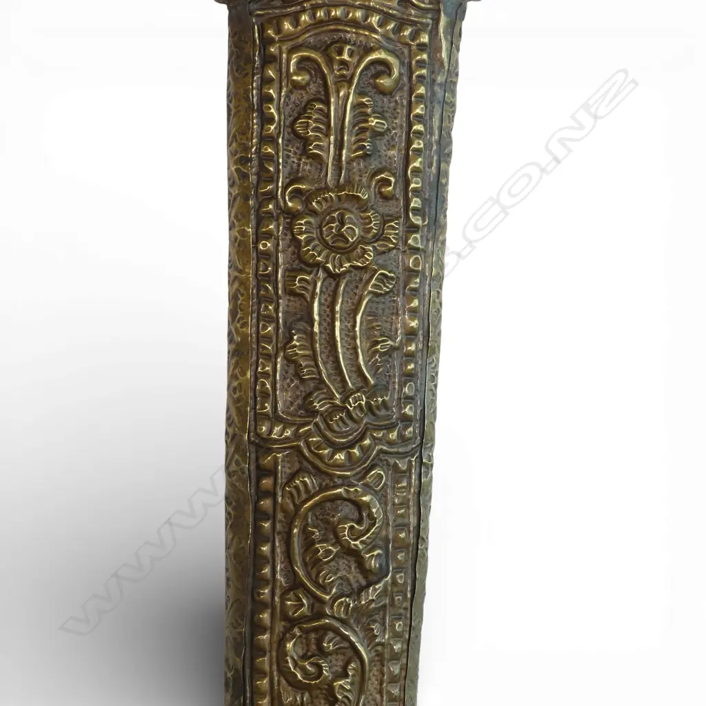 Kris with embossed brass bound scabbard with polished wood sarong, Image 1++