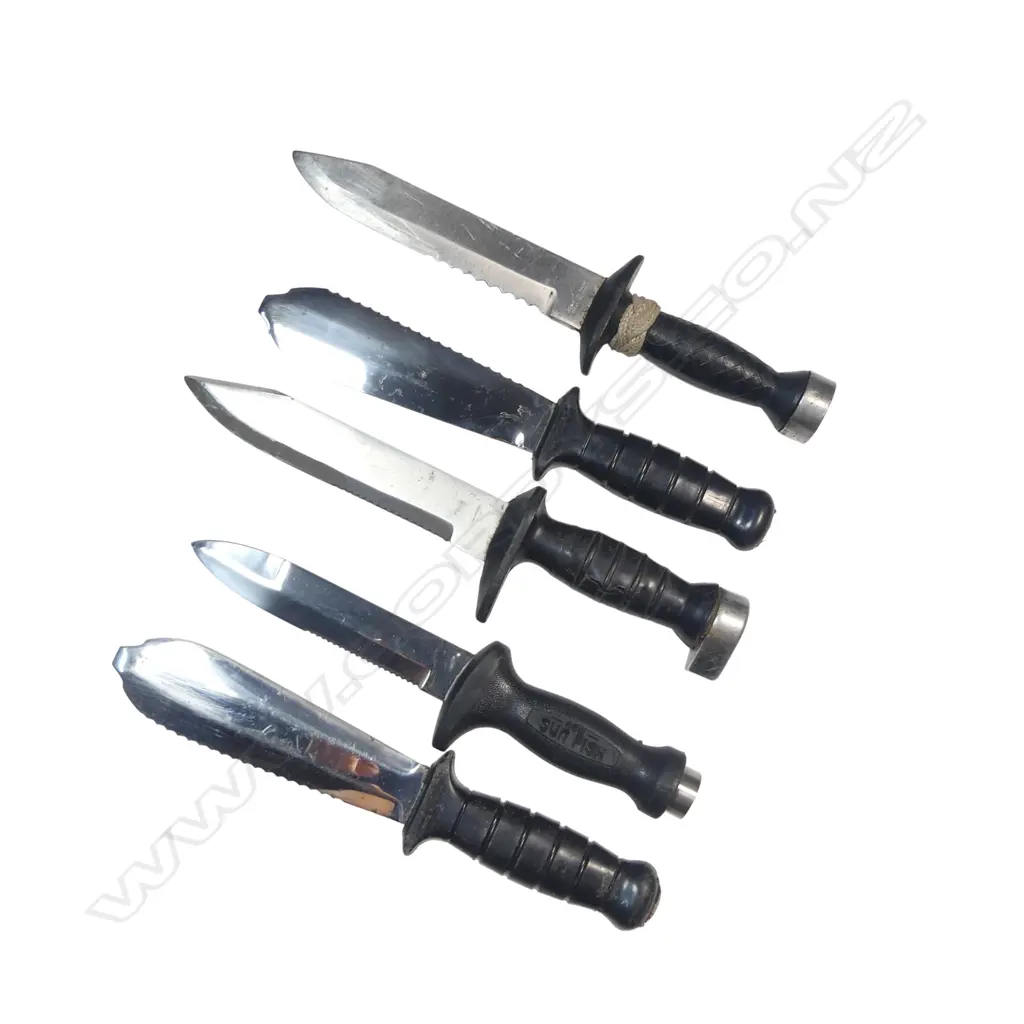 Five various diver's knives, without sheaths. Image 1++