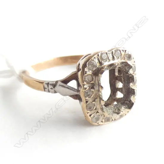 9CT GOLD RING (AF) 3.22gm