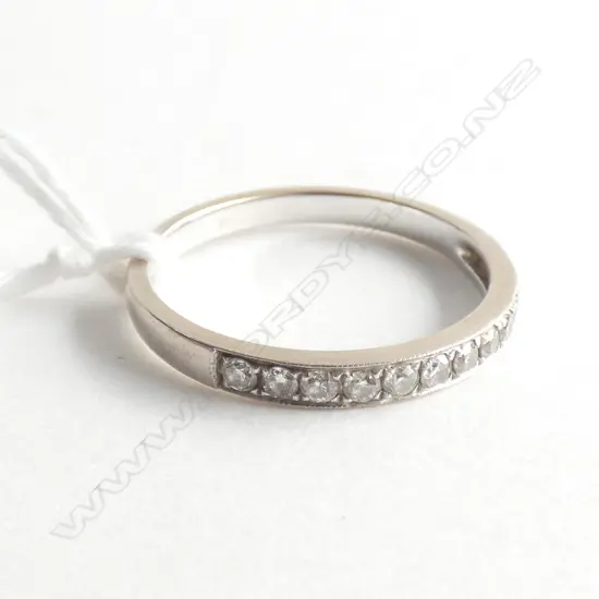 18CT WHITE GOLD AND DIAMOND BAND 2.67gm