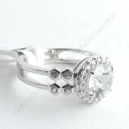 9CT WHITE GOLD CZ & DIAMOND RING 3.85gms