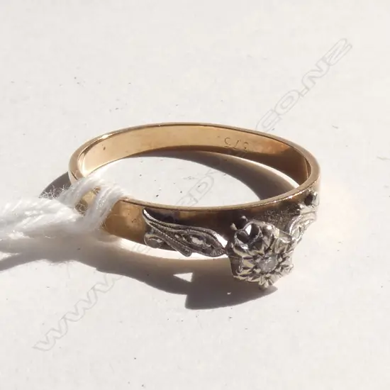 9CT & DIAMOND RING 2.20GM