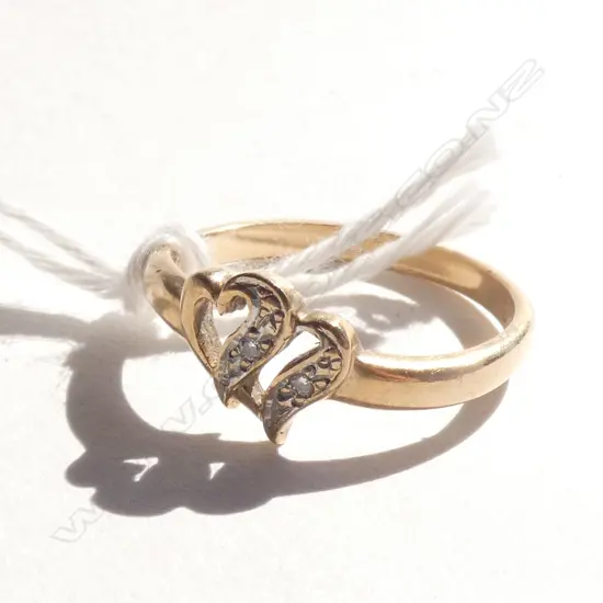 9CT & DIAMOND HEART RING 1.98GM
