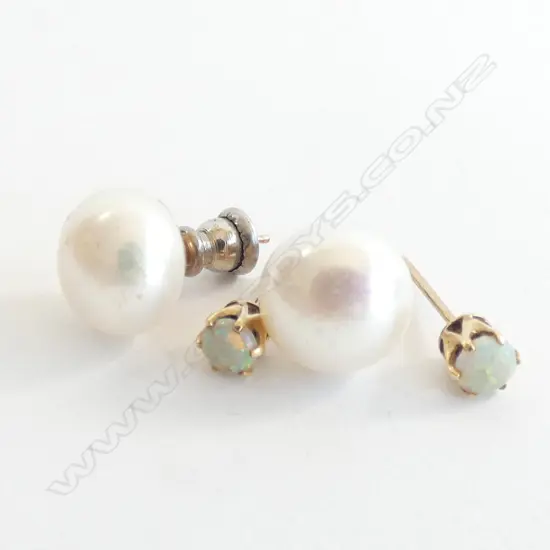 2 PRS STUD EARRINGS; PEARL & OPAL