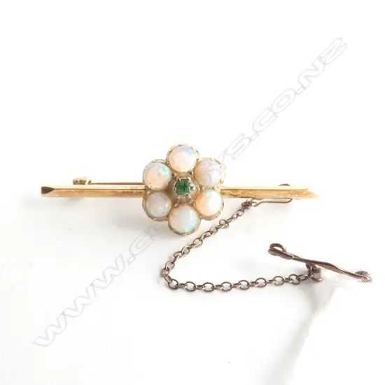 A 15ct. gold bar brooch