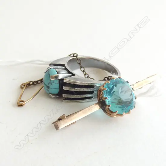 SILVER & TURQUOISE RING (AF) & 9CT GOLD BROOCH