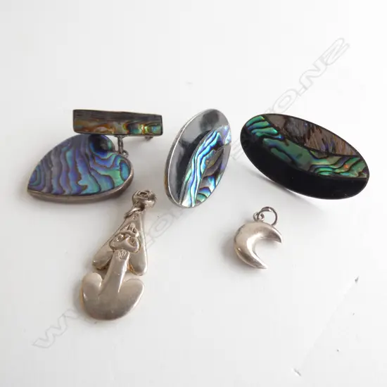 4 PCES STG & PAUA JEWELLERY