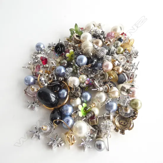 FLAX BOX FULL OF EARRINGS AND BEADS