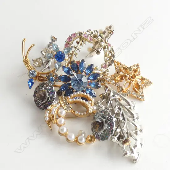 SM BAG VINTAGE COSTUME JEWELLERY BROOCHES 
