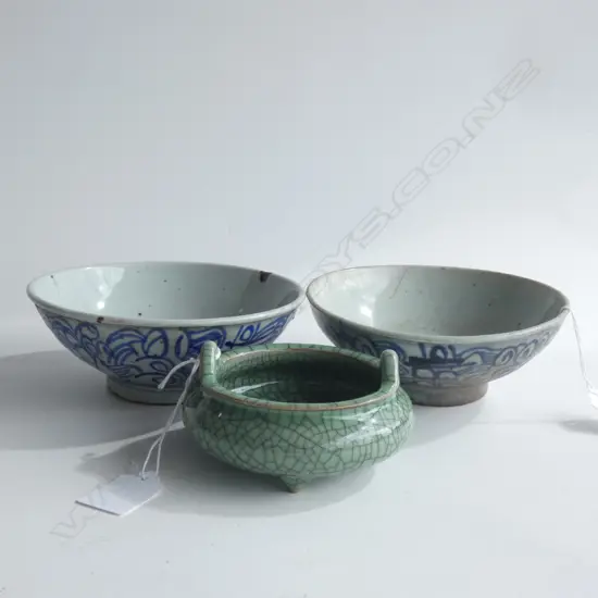 2 CHINESE PROVINCIAL MING BLUE & WHITE BOWLS. Dia.155mm
