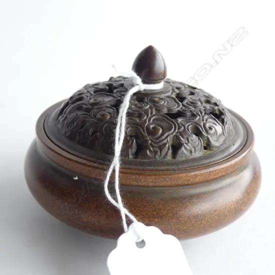 SMALL CHINESE BRONZE INCENSE BURNER, CIRCULAR w PIERCED COVER, w SEAL MARK UNDER THE BASE. Dia.90mm