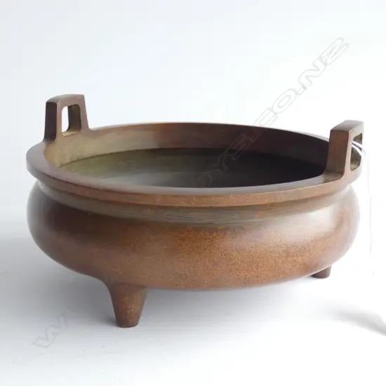CHINESE BRONZE INCENSE BURNER, CIRCULAR ON 3 LEGS, w SEAL MARK UNDER THE BASE. Dia.150mm