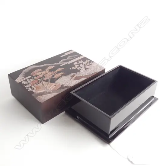 MODERN JAPANESE LAQUERED SILVERED BOX 170 x 110 x 60mm