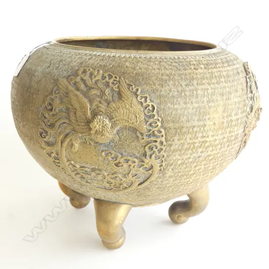 LGE CHINESE BRASS JARDINIERE RELIEF DRAGONS