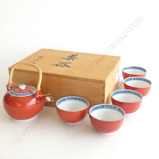 JAPANESE TEA SET; TEAPOT & 5 CUPS - IN WOODEN BOX 