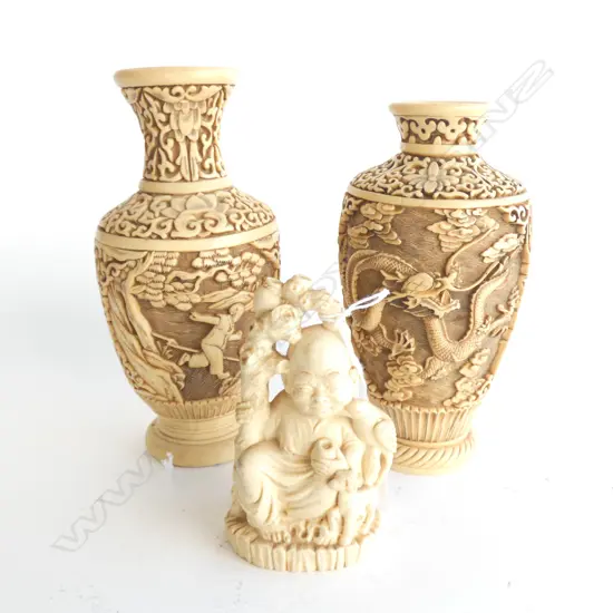 2 CARVED ORIENTAL RESIN VASES H.175mm + OLD MAN FIGURE