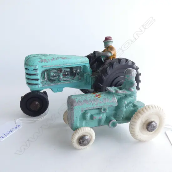 2 FUN HO TRACTORS; LARGEST L.170mm, 1 WHEEL AF