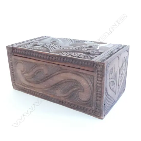 CARVED WOODEN MAORI BOX L.235mm
