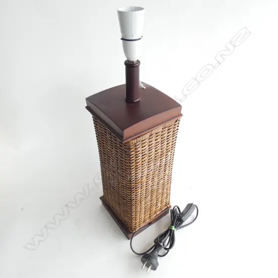 CANE LAMP BASE NO SHADE H 510 MM