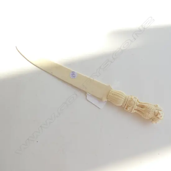 (19167) C.1900 CARVED IVORY LETTER KNIFE. EUROPEAN 3 LION FINIAL