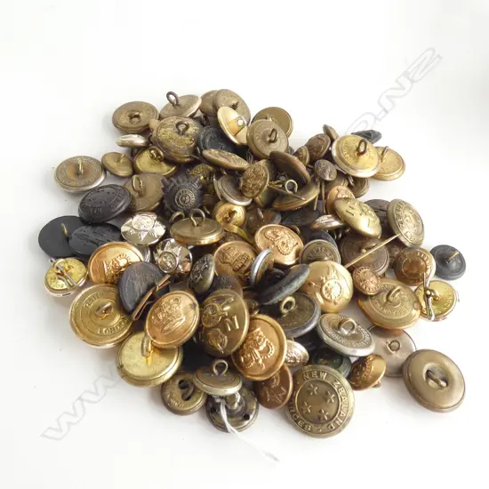 BAG ASST. WAR BUTTONS