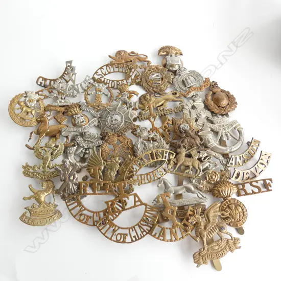 LARGE COLLECTION ASST. ENGLISH / UK WAR BADGES