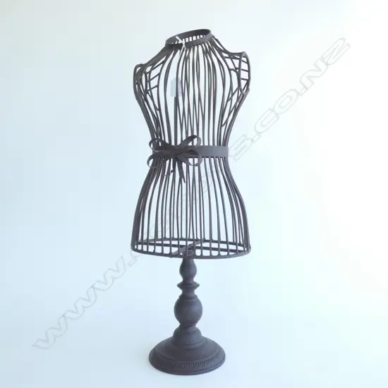 FEMALE BODY WIRE SCULPTURE - H. 670MM