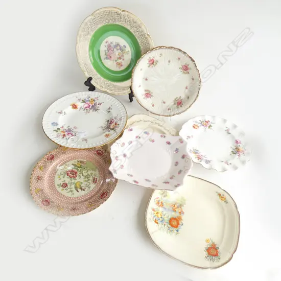 LOT ASST 8 PLATES ROYAL CROWN DERBY/ETC D 260 MM