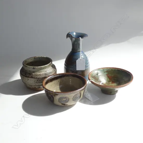(19591) 4 ASSORTED POTTERY PCS; 1 SM CARAFE (H 140MM) & 3 ASST. SM BOWLS (DIA 115MM)