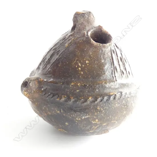 FIJIAN LAPITA-TYPE POTTERY OVOID OIL POT, EX PRIVATE COLL. SUVA 1990