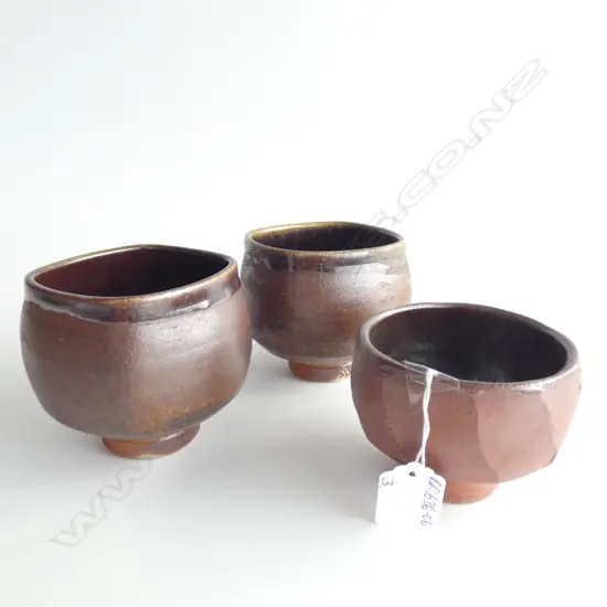3 DUNCAN SHEARER POTTERY TEA BOWLS (UNOMI) 1 af