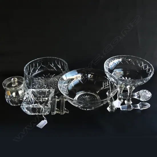 3 CRYSTAL BOWLS/NUT/JAM/+CARVER RESTS ETC 