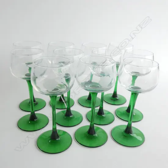 11 GREEN STEMMED WINE GLASSES H.165mm
