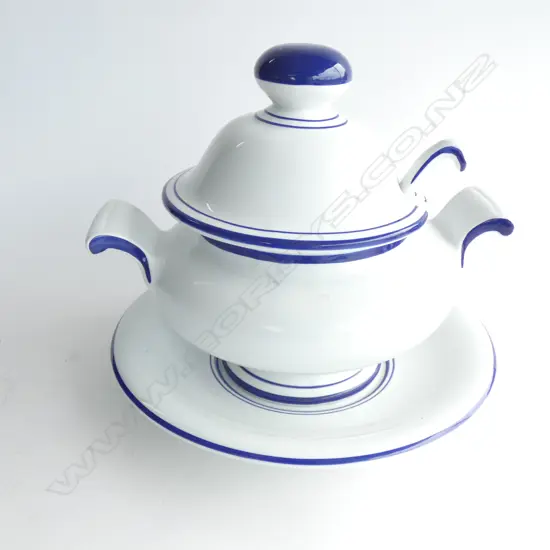 LG BLUE & WHITE PORTUGUESE LIDDED SOUP TUREEN / UNDER PLATE & LADLE DIA.330MM(WITH HANDLES)