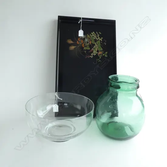 ORIENTAL LACQUER TRAY ( 500 X 300MM)+ GLASS BOWL & LG GREEN GLASS VASE H. 260MM