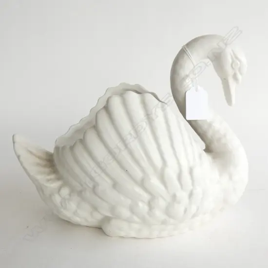 ENGLISH MAKE PRESS MOULDED LARGE WHITE SWAN L.250mm