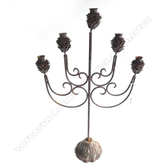 LG METAL 5 ARM CANDELABRA WITH METAL PINE CONES - H. 675MM