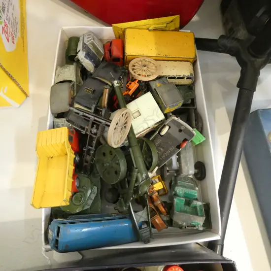 BOX LOT ASST. VINTAGE TOY CARS; LESNEY, DINKY ETC