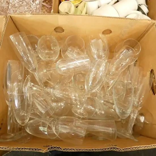 LG BOX LOT ASST STEM WARE GLASSES INCL CHAMPAGNE FLUTES/WINE/BRANDY ETC.