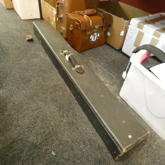 VINTAGE CASED FOLDING PROJECTOR SCREEN