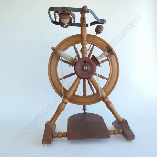 WOOL SPINNING WHEEL H.650mm