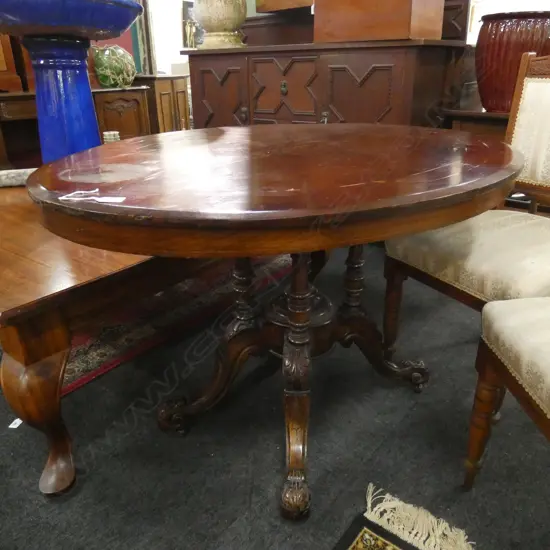 VICTORIAN LOO TABLE DISTRESSED TOP 