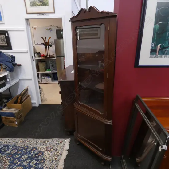 MAHOGANY QUEEN ANNE STYLE CORNER CABINET H.1890mm