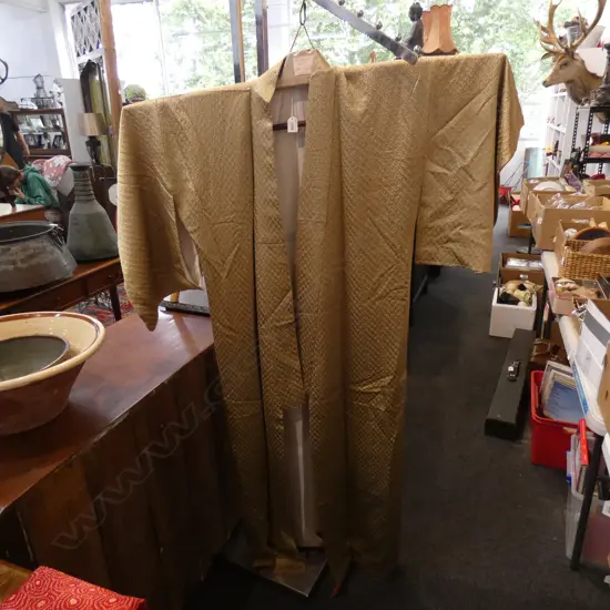 FULL LENGTH GOLD & PINK PATTERN SILK KIMONO CREAM & PINK SILK LINING