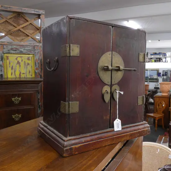 OLD CHINESE LACQUERED CABINET H.365mm