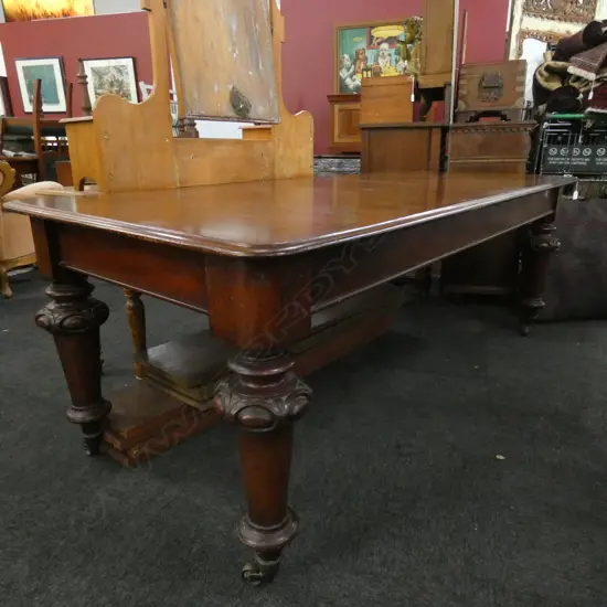 VICTORIAN EXTENSION DINING TABLE w. 1 LEAF...